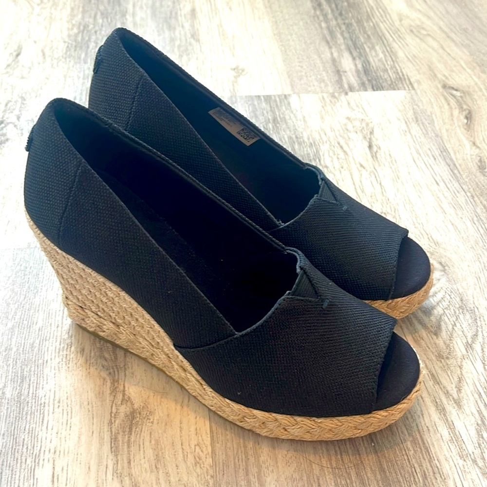 Toms Michelle Wedge Heel - brand new and never worn